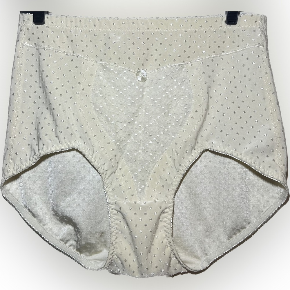 🍄NWOT Enchanted Panties Womens High Waist Brief Elastic Shaper Waist Cream SZ 12